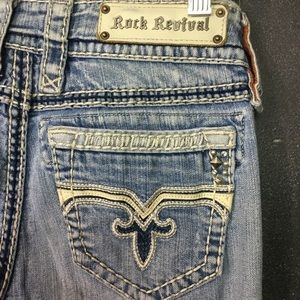 ROCK REVIVAL | Susan Straight Light Wash Jeans